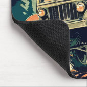 Autofahren im Vintagen Stil des Waldes Mousepad (Ecke)