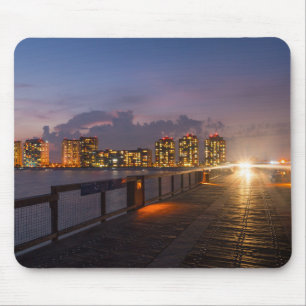 Autofahrt auf Navarra Beach Pier Mousepad