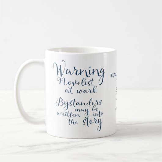 Autor Schriftstellerin am Arbeitsplatz Typografie Kaffeetasse (Links)