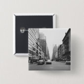 Autos, die auf Stadtstraße B&W fahren Button (Vorne & Hinten)
