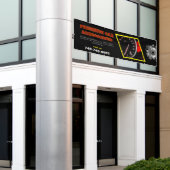 Autos können auf ein benutzerdefiniertes Geschäfts Banner (Äußeres Gebäude)