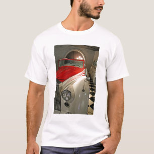 Autosammlung in der Liberace Grundlage und T-Shirt