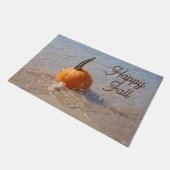 Autumn Beach Pumpkin Fußmatte (Schrägansicht)