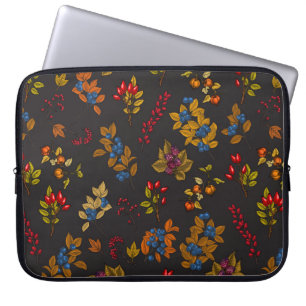 Autumn berries on chocolate brown 2 laptopschutzhülle