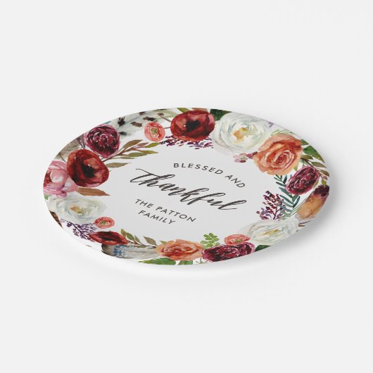 Autumn Boho Blooms Personalisierter Erntedank Pappteller (Schrägansicht)