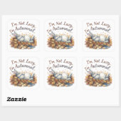 Autumn Bunny in Blätter mit Funny Lazy Zitat Quadratischer Aufkleber (Blatt)