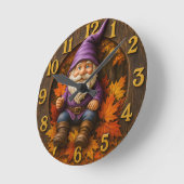Autumn gnome with maple leaves rustic runde wanduhr (Winkel)