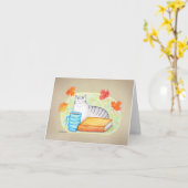 Autumn Gray Tabby Cat with coffee and Book Peace Karte (Gelbe Blume)