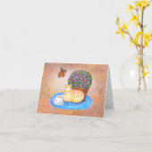 Autumn Greeting Cat and Monarch Butterfly Serene Karte (Gelbe Blume)