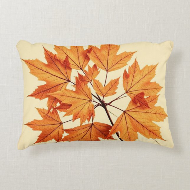 Autumn Maple Leaf Print: Fall Foliage Dekokissen (Vorderseite)
