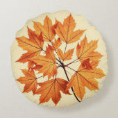 Autumn Maple Leaf Print: Fall Foliage Rundes Kissen (Rückseite)
