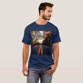 Autumn Path with a Wolf – Mystic Forest Concept T-Shirt (Vorne ganz)
