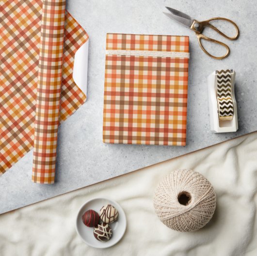 Autumn Picnic Gingham Checkerboard in Rusty Browns Geschenkpapier (Kunsthandwerk)