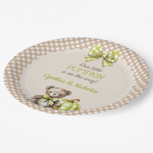 Autumn Plaid Teddy Bear Pumpkin Pappteller (Schrägansicht)