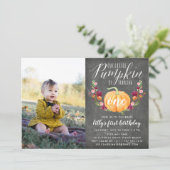 Autumn Pumpkin Custom Age Birthday Party Foto Einladung (Stehend Vorderseite)