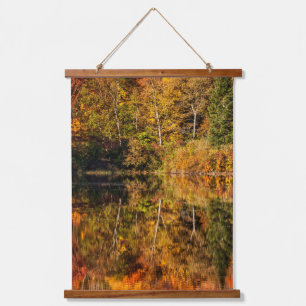Autumn reflection on Coffin Pond Wandteppich Mit Holzrahmen