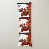 🐿️ Autumn Squirrel Long Pillow - Cozy Body Seitenschläferkissen (Vorderseite Vertikal)