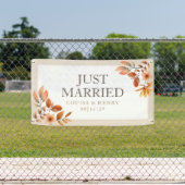 Autumnal Blume Just Married Car Banner (Insitu)