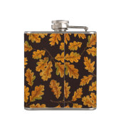 Autumnal Eicheneiche Blätter auf dunkelbraun Flachmann (Rückseite)