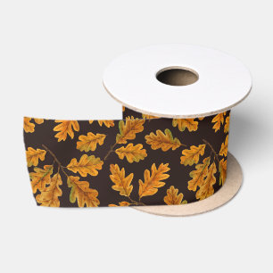 Autumnal Eicheneiche Blätter auf dunkelbraun Satinband