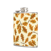 Autumnal-Eicheneiche-Blätter auf weiß Flachmann (Links)