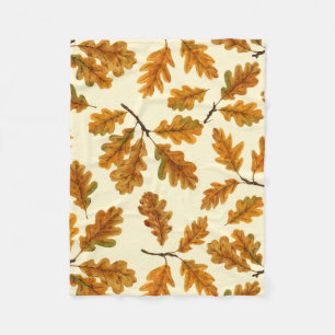 Autumnal-Eicheneiche-Blätter auf weiß Fleecedecke