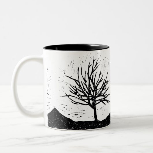 Autumnal Tree Lino Print Zweifarbige Tasse (Links)