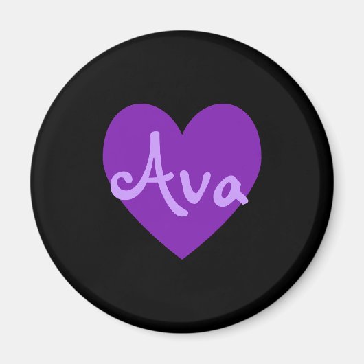 Ava in Lila Magnet (Vorne)