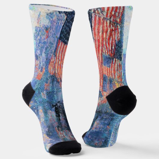 Avenue in Rain von Frederick Childe Hassam Socken (Gewinkelt)