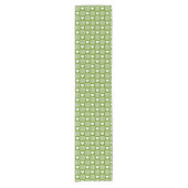 Avocado Green Gingham Heart Patch Plaid Kurzer Tischläufer (Vorderseite)