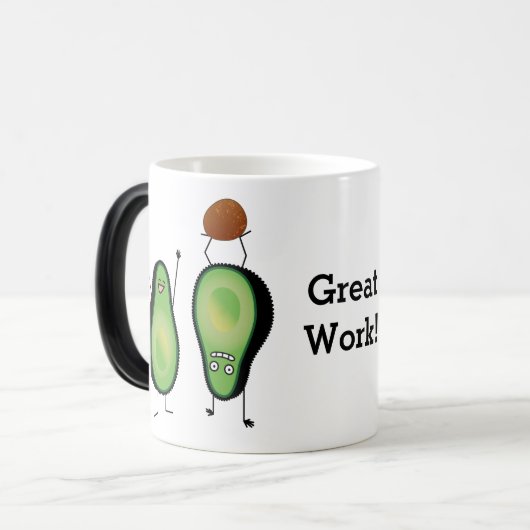 Avocado lustige zujubelnde grüne Grube Handstand Verwandlungstasse (Vorderseite Links)