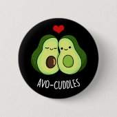 Avocuddles Funny Avocado Couple Pun Dark BG Button (Vorderseite)