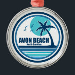Avon Beach North Carolina Palm Tree Birds Ornament Aus Metall<br><div class="desc">Die Strände von Avon North Carolina werden durch lange Sandflächen mit sanften Dünen beschrieben. Der Angelplatz von Avon ist ein beliebter Ort für Ansammlungen.</div>