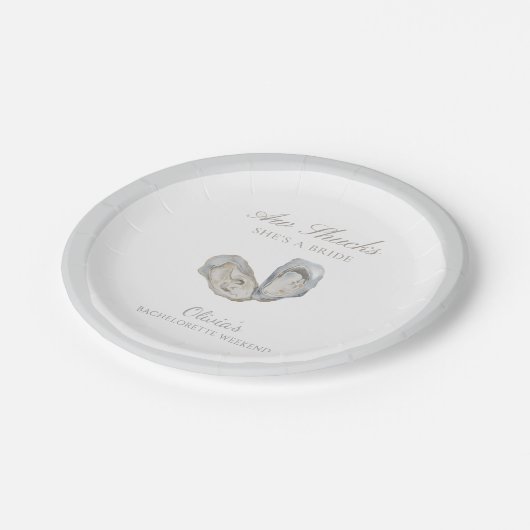 Aw Shucks sie ist eine Brautbachelorette Pappteller (Schrägansicht)