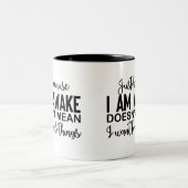 Awake, Not Willing Relatable Morning Mood Zweifarbige Tasse (Mittel)