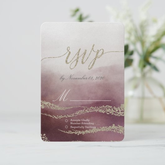 Awash Elegant Watercolor in Cranberry Wedding RSVP (Stehend Vorderseite)