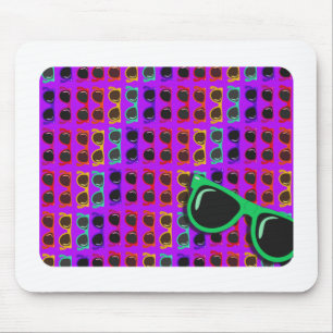Awesome Achtzigs Sonnenbrille auf Purple Mousepad