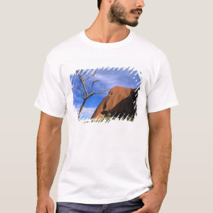 Ayers Rock Uluru im Outback Australien T-Shirt