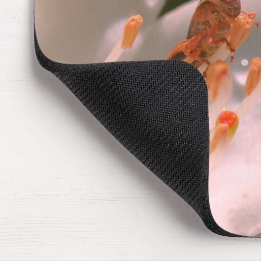 Azalea Blume und Grasshopper Mousepad (Ecke)
