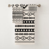 Aztec Black on Cream Mixed Motifs Muster Badhandtuch Set (Insitu)