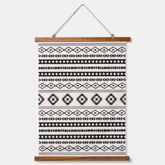 Aztec Black on Cream Mixed Motifs Muster Wandteppich Mit Holzrahmen (Vorderseite)