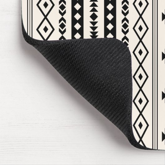 Aztec Black on Cream Mixed Motifs V Muster Mousepad (Ecke)