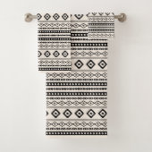 Aztec Black on Cream Mixed Motive Wiederholung Mus Badhandtuch Set (Insitu)