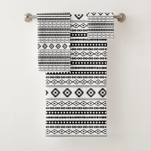Aztec Black on White Mixed Motive Sml Muster Badhandtuch Set (Insitu)
