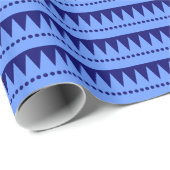 Aztec Mountains - Baby Blue on Deep Navy Geschenkpapier (Rolleneckpunkt)