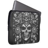 Aztec-Schädelkopfschmuck von BurnsInHell Laptopschutzhülle (Vorne Rechts)