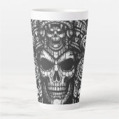Aztec-Schädelkopfschmuck von BurnsInHell Milchtasse (Vorderseite)