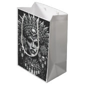 Aztec-Schädelkopfschmuck von BurnsInHell Mittlere Geschenktüte (Rückseite Schrägansicht)