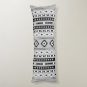 Aztec Schwarz-weiß Gray Mixed Motifs V Muster Seitenschläferkissen (Rückseite (Vertikal))