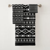 Aztec Shapes Pattern Grau Schwarz Badhandtuch Set (Insitu)